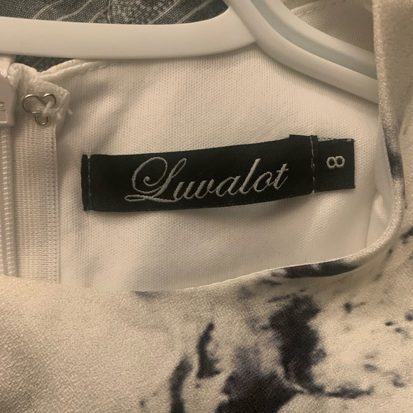 Moving sale! Cut out dress - Picture 4 of 5